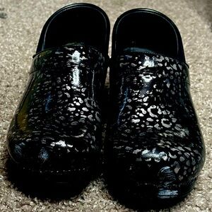 Dansko nurse shoes